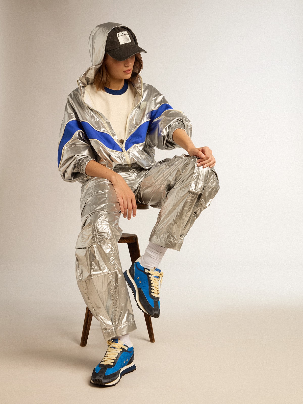 Women's windcheater in silver technical fabric