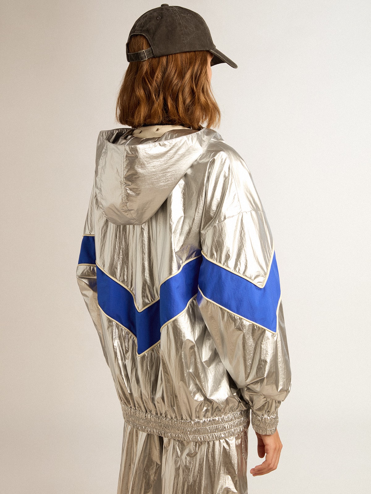 Women's windcheater in silver technical fabric