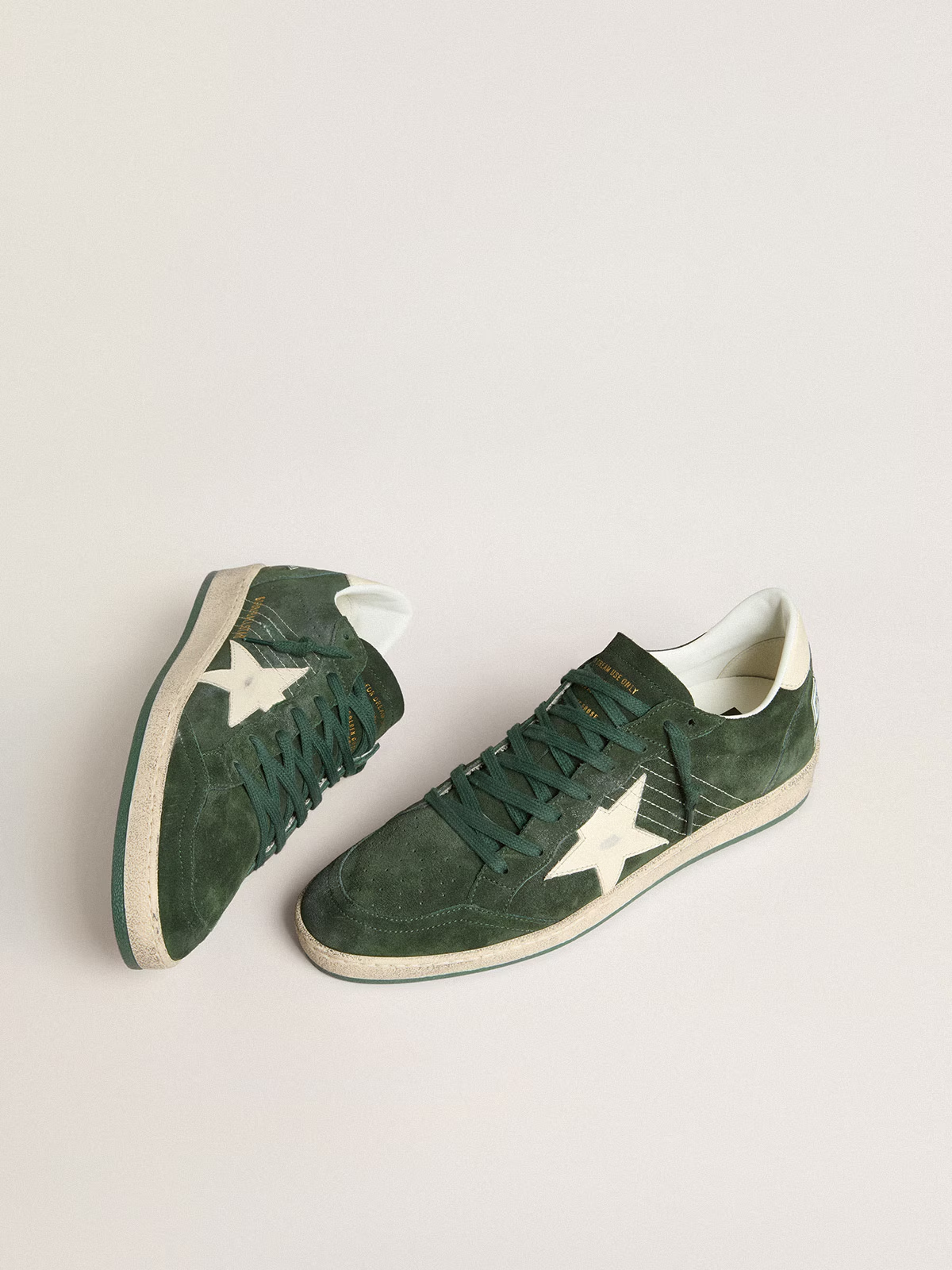 Ball Star Feminino de suede verde com estrela e talão de couro branco
